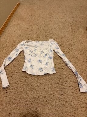 Aeropostale White Long-Sleeve Square Neck Top with Blue Floral Print